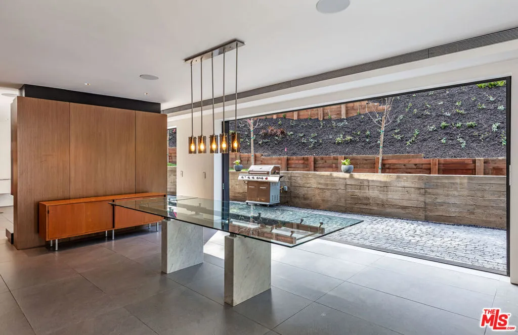 10558 Fontenelle Way, Los Angeles, California 90077 home-pic-12