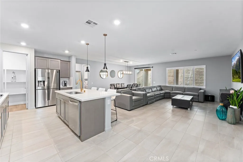 21123 Mill Valley Court, Riverside, California 92507 home-pic-0