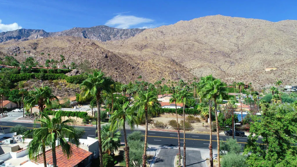 2160 S Palm Canyon Drive 10, Palm Springs, California 92264 home-pic-11