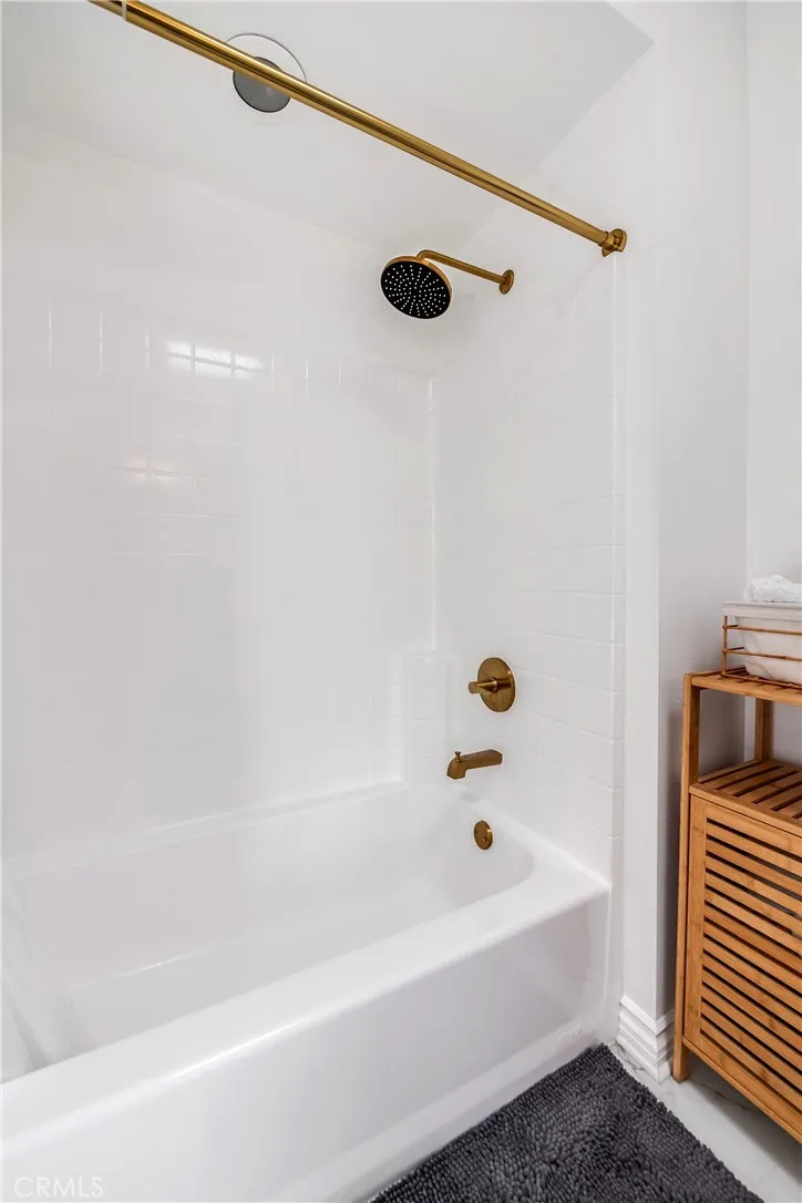 4832 Whitsett Avenue 305, Valley Village, California 91607 home-pic-21