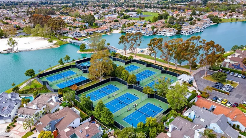 The North Lake Tennis Club with pickle ball courts too