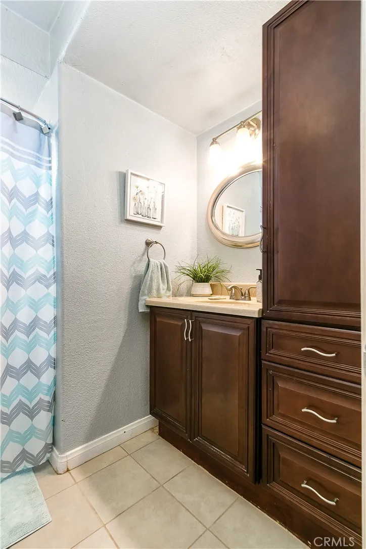 11947 Vivienda Court, Grand Terrace, California 92313 home-pic-20