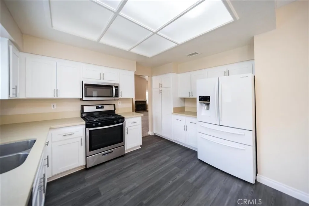 22956 Akwo Circle, Wildomar, California 92595 home-pic-10