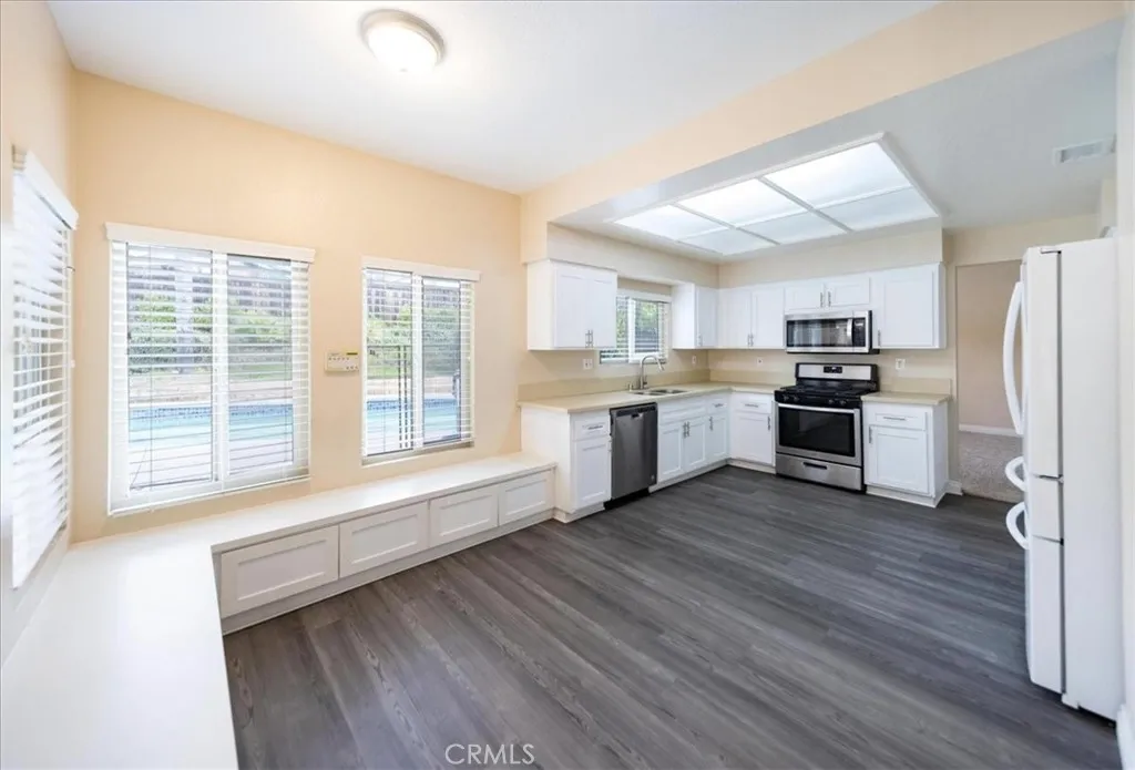 22956 Akwo Circle, Wildomar, California 92595 home-pic-12