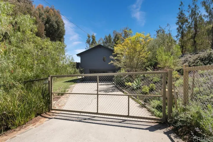 9801 Tamarack Lane, Escondido, California 92029