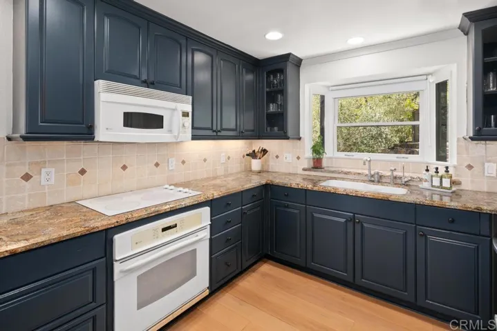 9801 Tamarack Lane, Escondido, California 92029