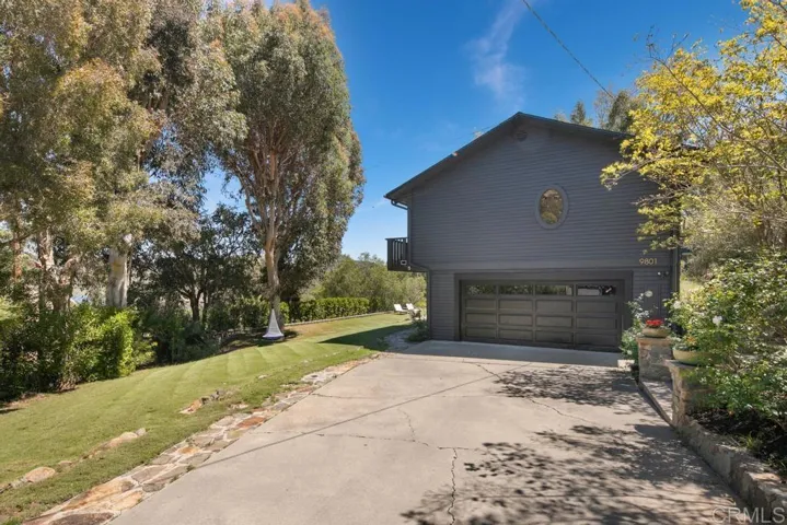 9801 Tamarack Lane, Escondido, California 92029