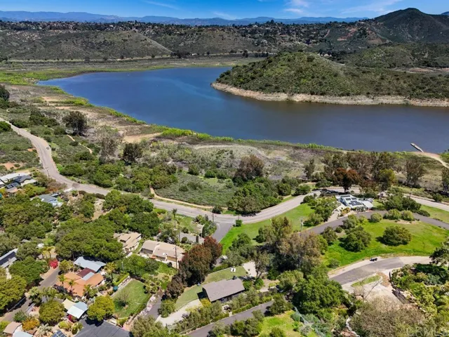9801 Tamarack Lane, Escondido, California 92029