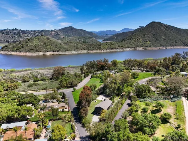 9801 Tamarack Lane, Escondido, California 92029