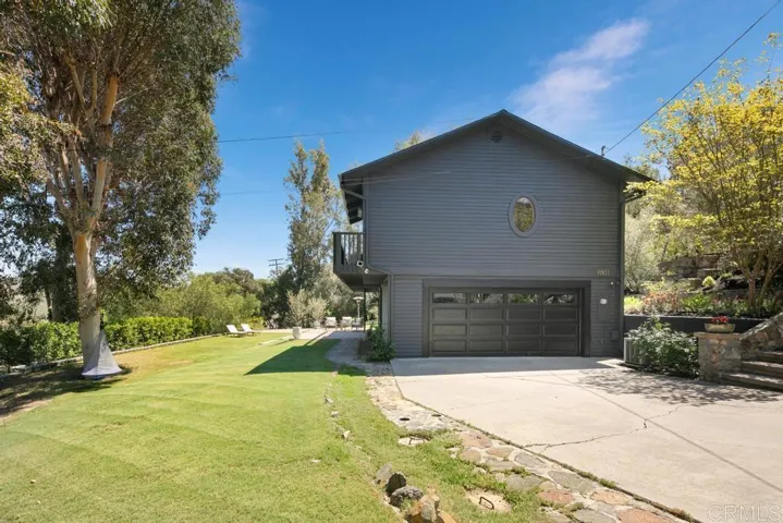 9801 Tamarack Lane, Escondido, California 92029
