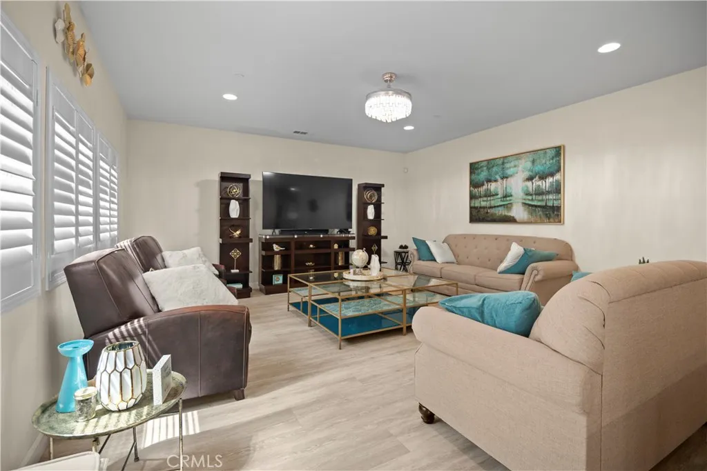 16773 Buttonwood Ln Ca, Fontana, California 92336 home-pic-8