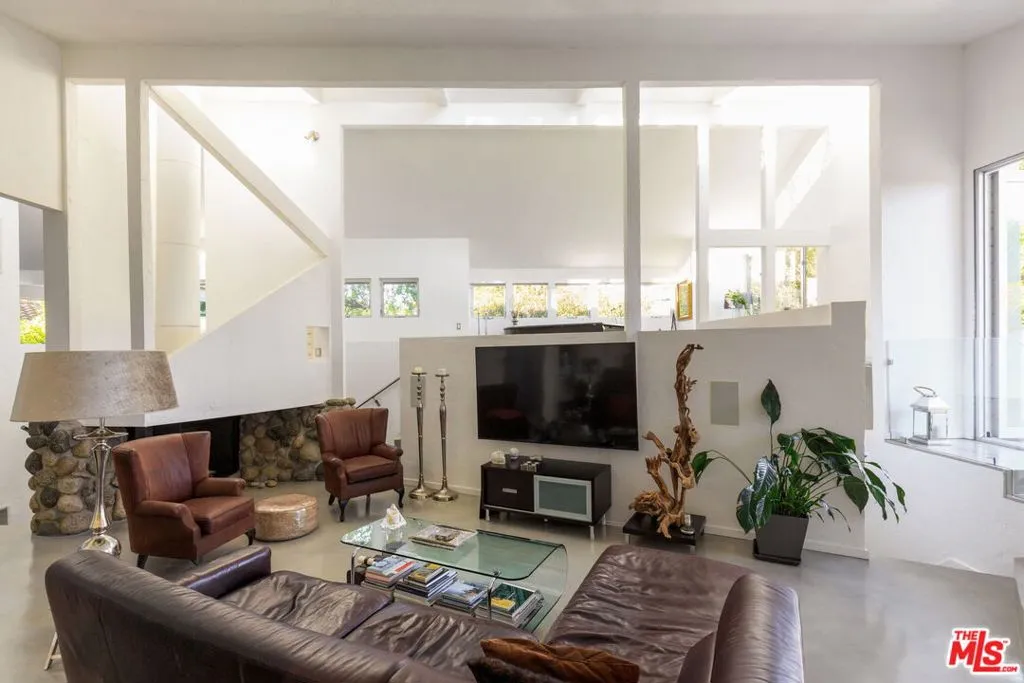 14622 Valley Vista Boulevard, Sherman Oaks, California 91403 home-pic-12