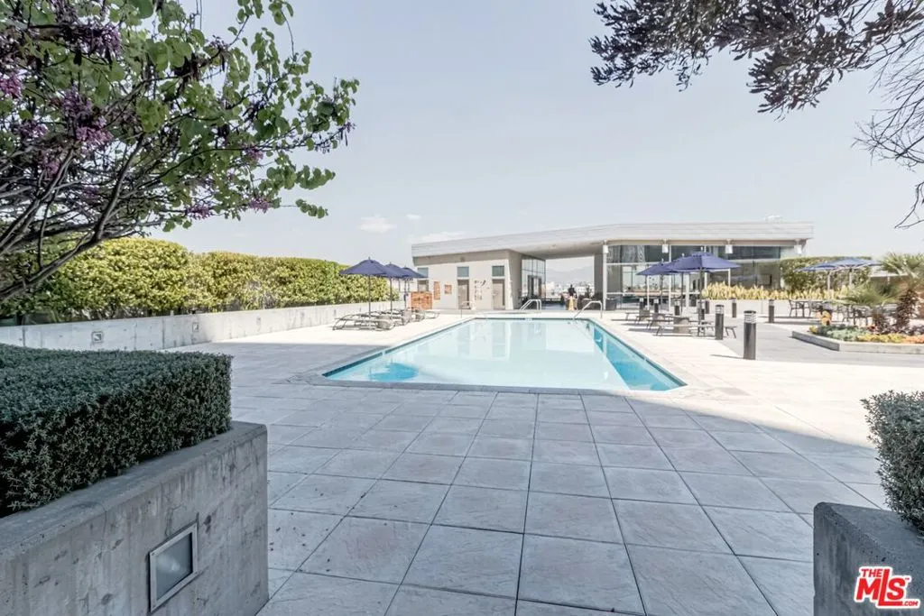 3785 Wilshire Boulevard 1001, Los Angeles, California 90010 home-pic-26