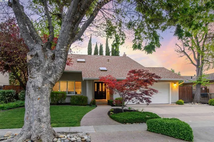 5011 Woodthrush Rd, Pleasanton, California 94566
