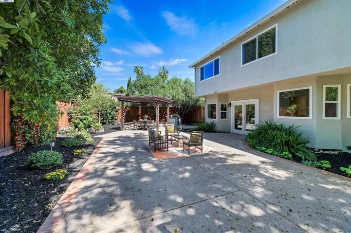 5011 Woodthrush Rd, Pleasanton, California 94566