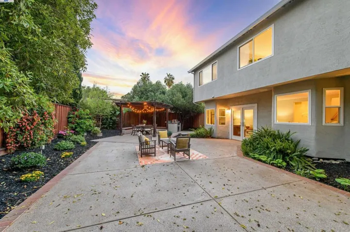 5011 Woodthrush Rd, Pleasanton, California 94566