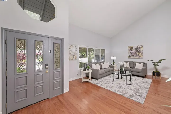5011 Woodthrush Rd, Pleasanton, California 94566