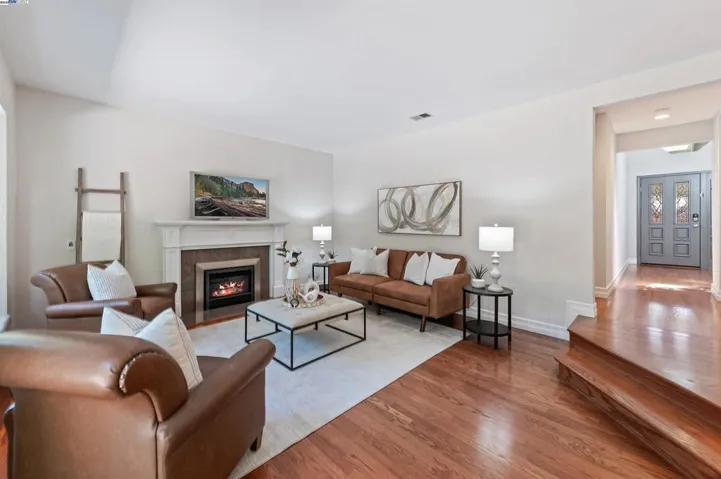 5011 Woodthrush Rd, Pleasanton, California 94566
