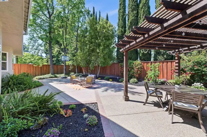 5011 Woodthrush Rd, Pleasanton, California 94566