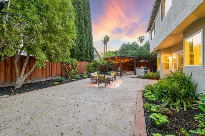 5011 Woodthrush Rd, Pleasanton, California 94566