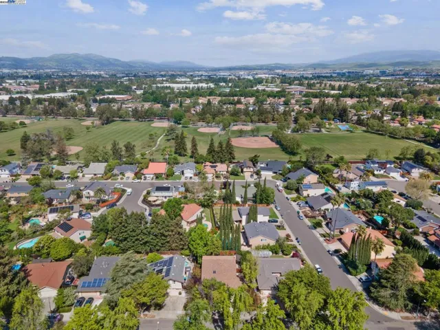 5011 Woodthrush Rd, Pleasanton, California 94566