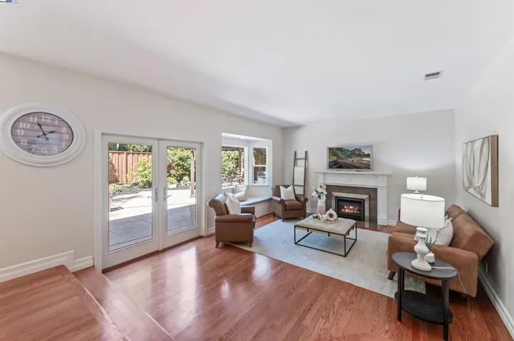 5011 Woodthrush Rd, Pleasanton, California 94566
