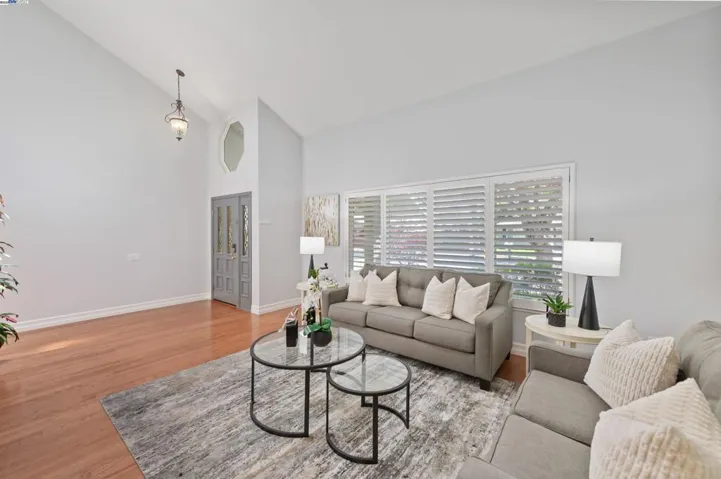 5011 Woodthrush Rd, Pleasanton, California 94566
