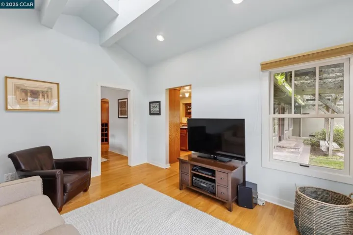 138 Ardith Drive, Orinda, California 94563