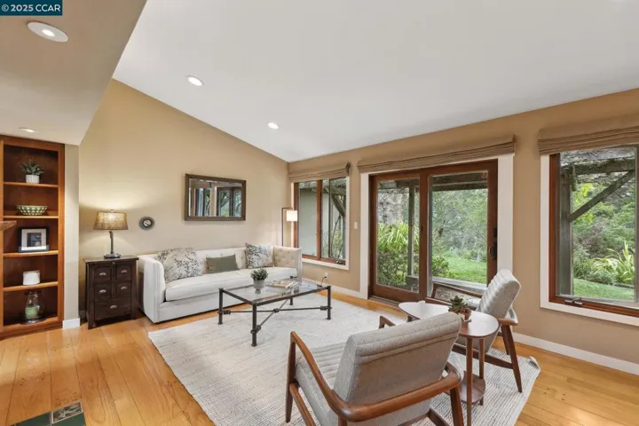 138 Ardith Drive, Orinda, California 94563