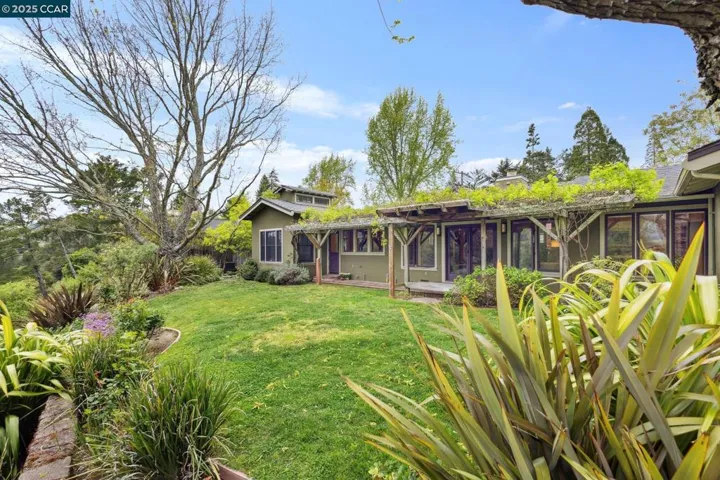 138 Ardith Drive, Orinda, California 94563