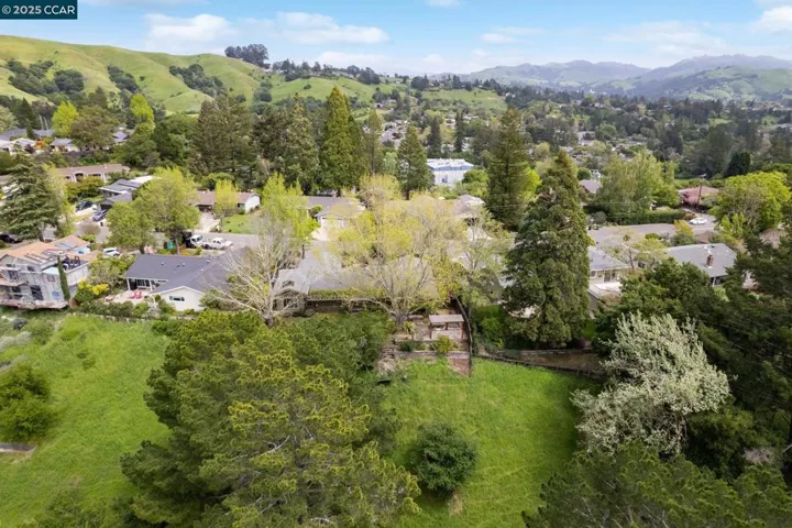 138 Ardith Drive, Orinda, California 94563