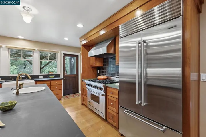 138 Ardith Drive, Orinda, California 94563