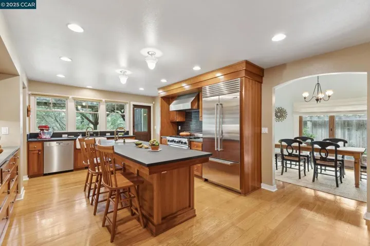 138 Ardith Drive, Orinda, California 94563