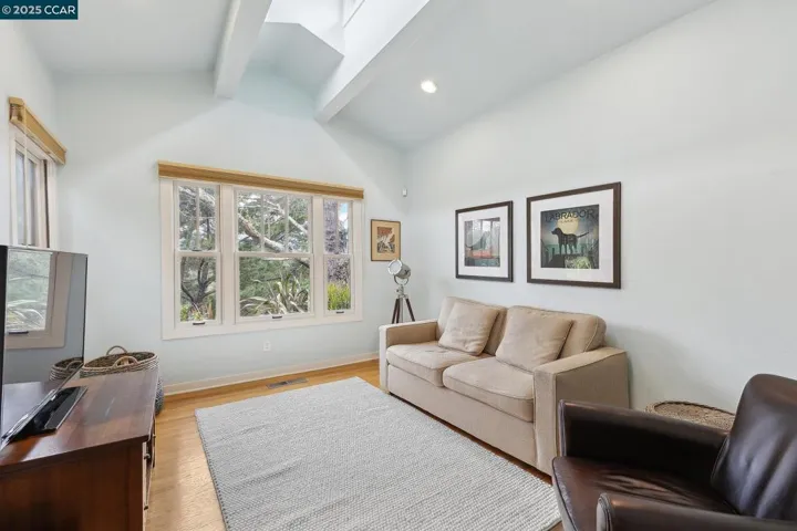 138 Ardith Drive, Orinda, California 94563