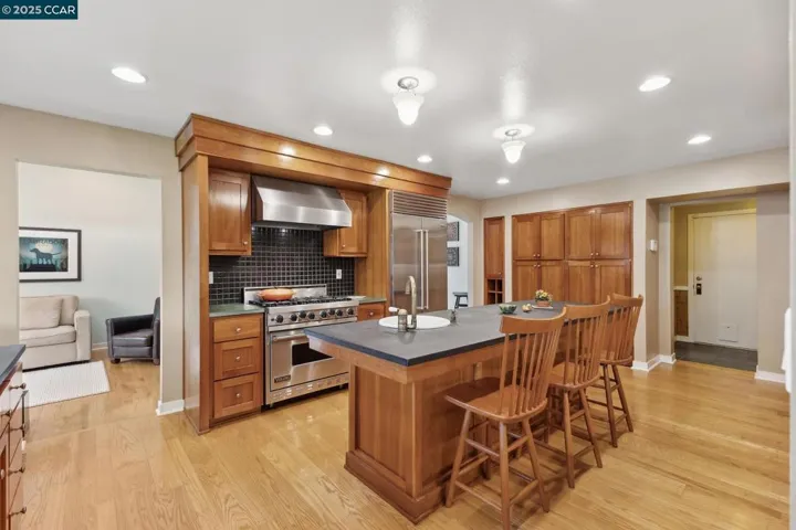 138 Ardith Drive, Orinda, California 94563
