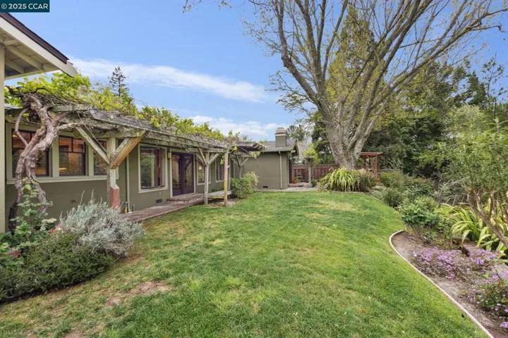 138 Ardith Drive, Orinda, California 94563