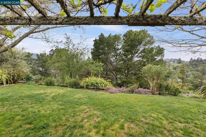 138 Ardith Drive, Orinda, California 94563