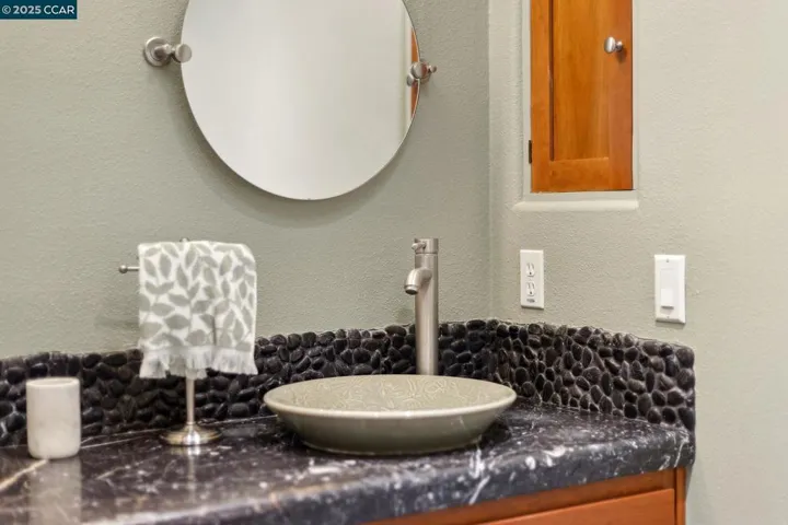138 Ardith Drive, Orinda, California 94563
