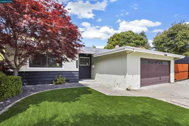 2495 Wright Ave, Pinole, California 94564-1033