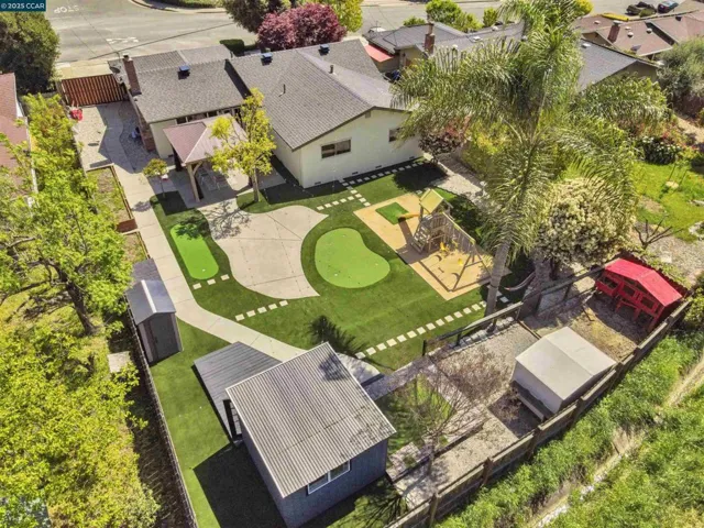 2495 Wright Ave, Pinole, California 94564-1033