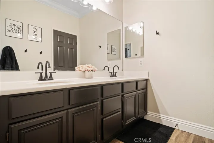 Secondary Bathroom- Upstairs