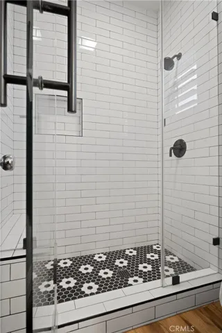 Secondary Bathroom- Upstairs