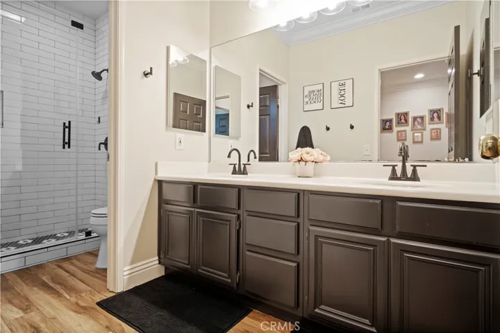 Secondary Bathroom- Upstairs