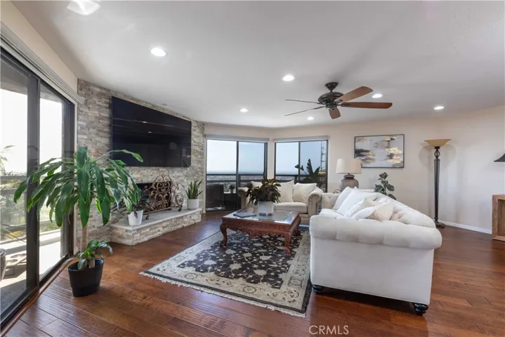 2270 Stanley Avenue 2b, Signal Hill, California 90755