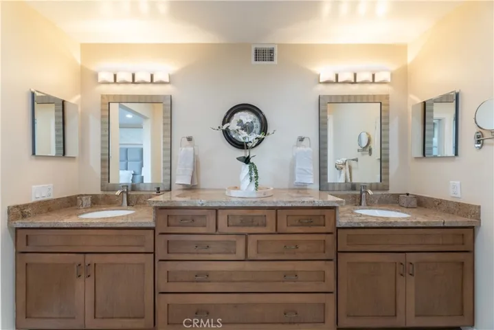 2270 Stanley Avenue 2b, Signal Hill, California 90755