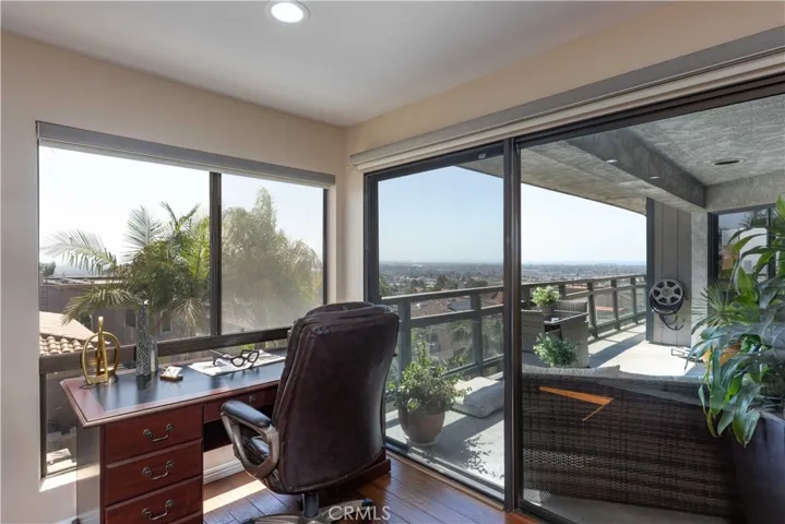 2270 Stanley Avenue 2b, Signal Hill, California 90755
