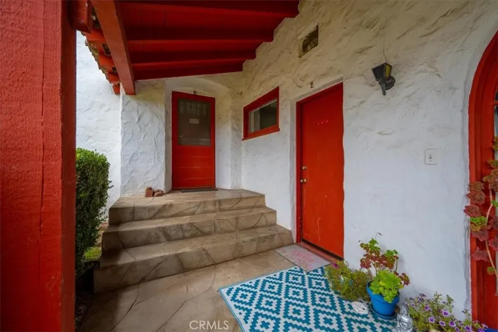 Ground door is apartment 2. Door up the stairs in Apartment 3
