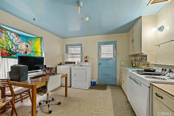 Apartment 4 Kitchen