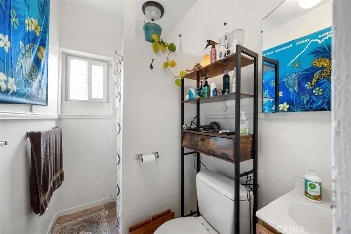 Apartment 5 Bathroom