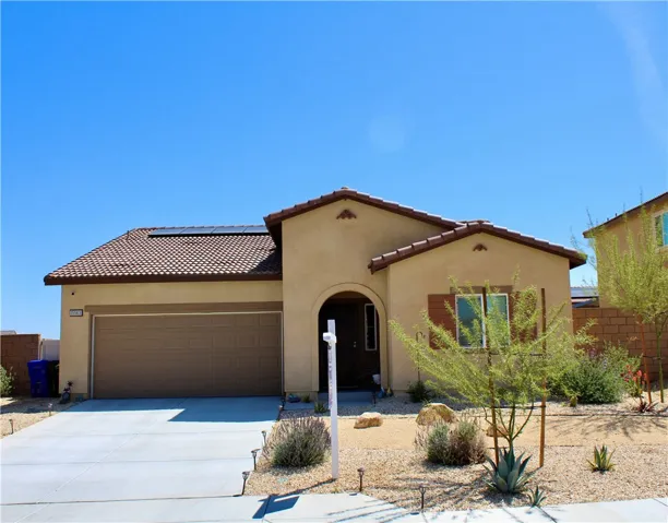 15563 San Francisco Lane, Victorville, California 92394